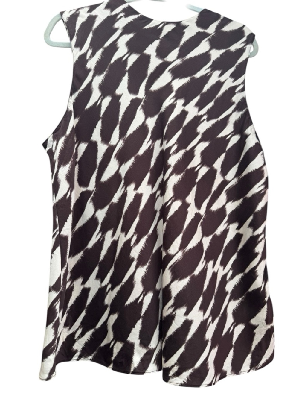 Banana Republic Black and White Sleeveless Printed Blouse Edgy Animal Print